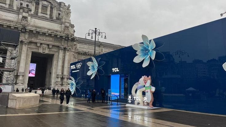 Nei padiglioni degli sponsor si lavora fino all’ultimo: da venerdì saranno per tutti