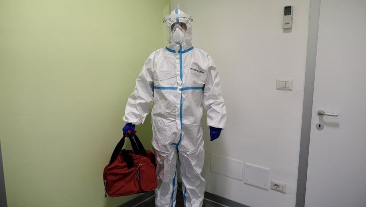 Bari, presto da 16 a 19 le Usca nell'area metropolitana. "205 medici a supporto dei pazienti Covid in quarantena a casa"