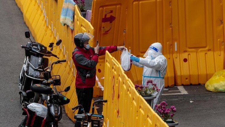 Covid, linea dura di Shanghai: 25 milioni in lockdown per tremila contagi