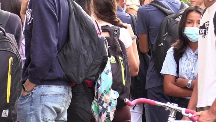 Scuola a Milano, ritorno in classe fra ottimismo e Green Pass: "Speriamo di non tornare in Dad"