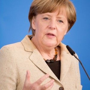 Ucraina, Merkel chiama Putin: "Sono molto preoccupata, non accrescere tensione"