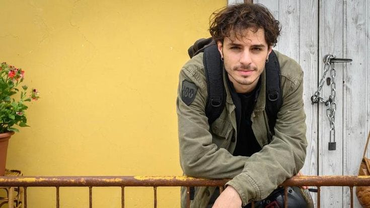 Damiano Gavino, il figlio di Claudia Pandolfi in ‘Un professore’: “Il pubblico si riconosce nelle nostre storie”