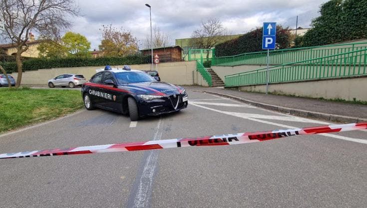 Bimbo di due anni muore al nido strozzato dalla felpa mentre gioca