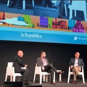 Mounk: "Populisti mettono a repentaglio la democrazia". Diamanti: "Politica torni nelle strade a parlare con la gente"
