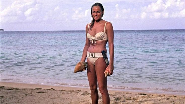 Ursula Andress truffata. “Sono sotto shock, mi hanno sottratto 20 milioni di euro”
