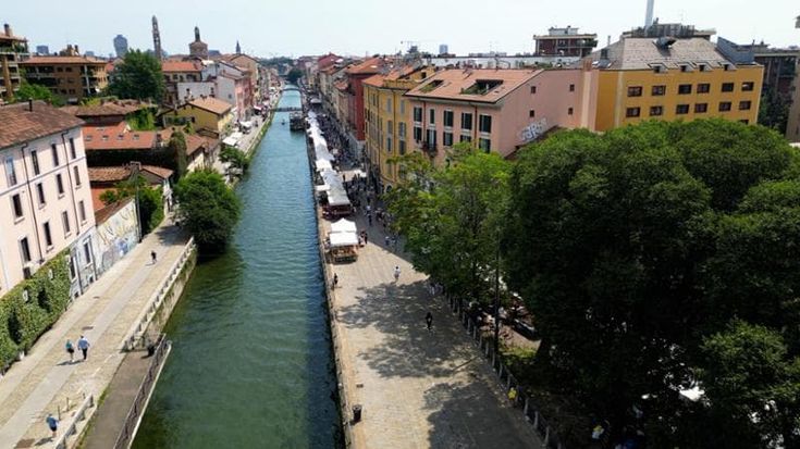 Sandrone Dazieri: “Milano città per soli ricchi che espelle chi non sta al passo e condanna a morte anche le librerie indipendenti”