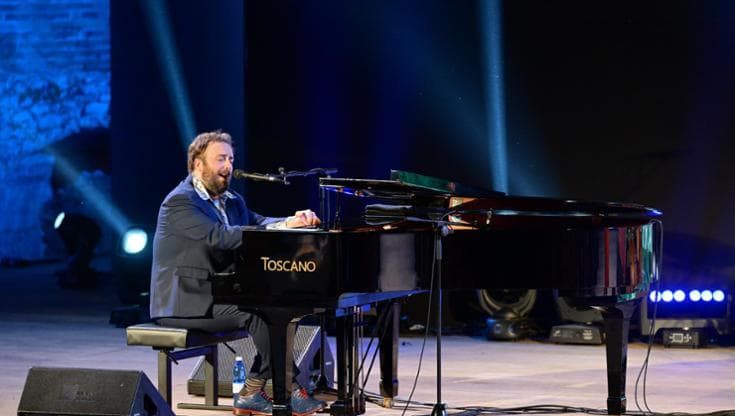 Giovani talenti e volti noti: il Brass riparte e ingaggia Raphael Gualazzi
