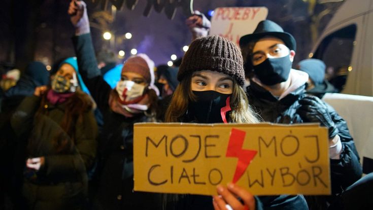 La leader della protesta: “Noi polacche in piazza per l’aborto. Nessuno fermerà la nostra rivoluzione”