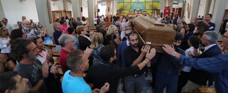 Addio a Burruano: i funerali alla chiesa Don Orione, il saluto dei palermitani