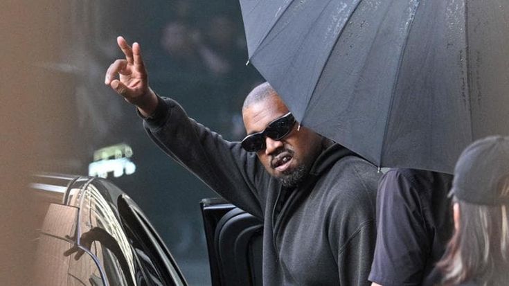 Kanye West si scusa per frasi antisemite: “Amo il popolo ebraico”