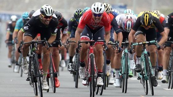 Ciclismo, Dubai Tour: sprint a Degenkolb, terzo Colbrelli