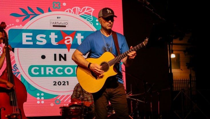 Il mini tour in musica di Joe Bastianich: “Io, punk rock dal vivo suono il bluegrass"