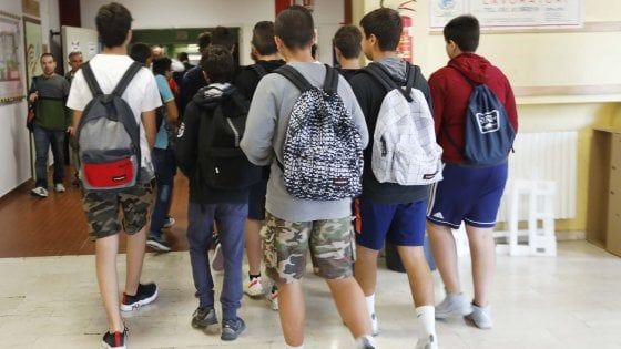 Tutti in classe, il presidente Mattarella inaugura l'anno a L'Aquila