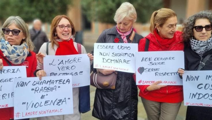 Donne contro la violenza, a cominciare dalle parole : “Il no è un no, basta scuse”