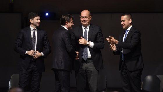 Sondaggi, maggioranza giù: cresce solo Italia viva. La Lega torna al livello delle Europee 
