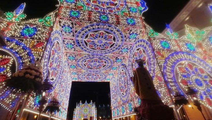 Festa di San Nicola, il programma dell'ultimo giorno: prelievo della manna e fuochi d'artificio. Strade ancora off-limits
