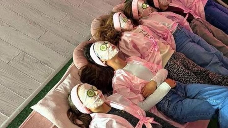Il business dei beauty party per bambine: smalti, trucchi, maschere e “giochi da femminucce”