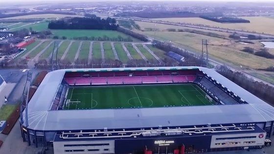 Danimarca, l'idea anti porte chiuse del Midtjylland: "La partita come al drive-in"