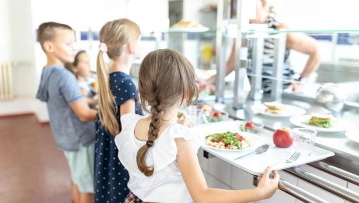 Frutta, verdura e legumi, a mangiar bene si impara anche a scuola