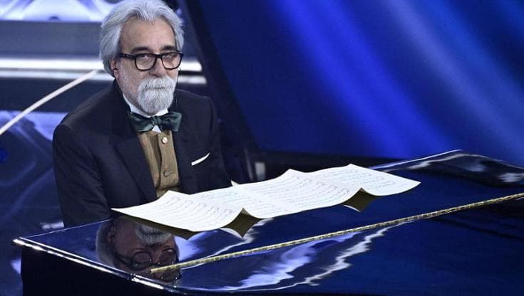 Sanremo 2022, sui social tutti pazzi per il ritorno di Beppe Vessicchio: "Finalmente"