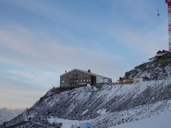 Torna a rivivere il rifugio che guarda il Monte Bianco