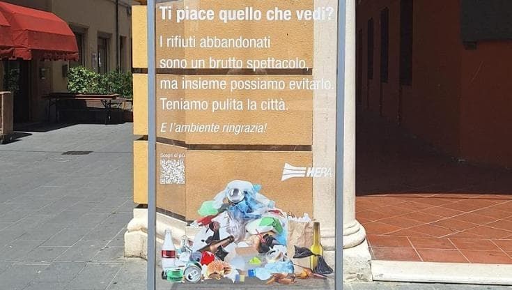 Comune-Hera, campagna per il decoro della città. Totem e differenziata: “Ti piace quello che vedi?”