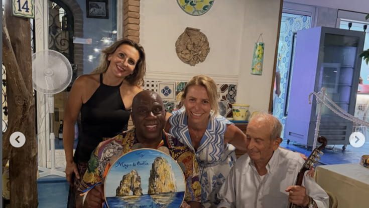 A Capri sbarca Magic Johnson e incontra Piero Ferrari: "Io, troppo alto per entrare nelle sue auto"