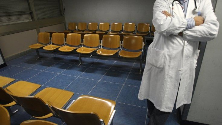 Perugia, la denuncia degli specializzandi di Neurologia contro la direttrice: "Ci offende e ci costringe a turni assurdi"