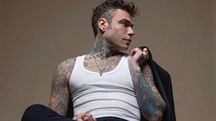 Fedez e l’ipotesi ritiro da Sanremo. “Troppo gossip”, ma il team nega
