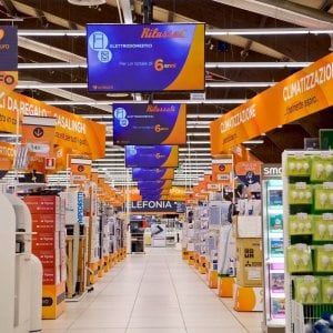 Istat: rallenta la ripresa, consumi e fiducia sotto pressione
