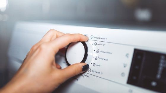 La guerra Ue agli elettrodomestici ad alto consumo: così le bollette possono calare di 150 euro all'anno