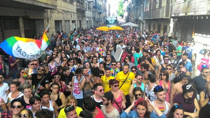 Pride a Palermo: carri, musica e colori
