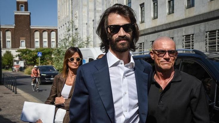 Lmdv: “Eredità bloccata per 300 milioni, Milleri dovrebbe essere teso con Essilux che perde il 50%”