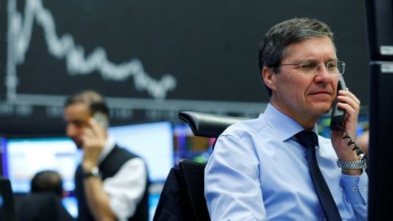 Virus cinese, Wall Street si indebolisce dopo il secondo caso Usa. Meglio le Borse Ue