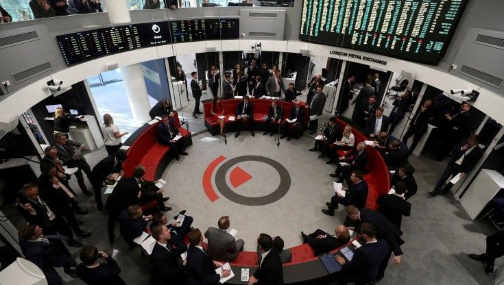 Super-dollaro e recessione pesano sull'oro. Ecco perché il metallo giallo fatica a proteggere dall'inflazione