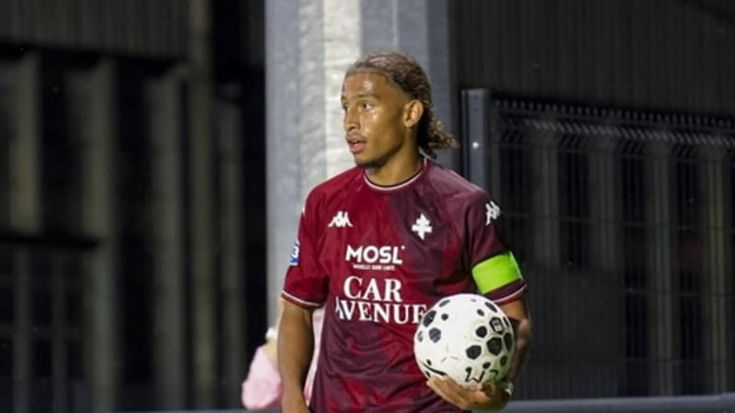 Il calciatore sopravvissuto all’incendio di Crans-Montana ha firmato il contratto con il Metz
