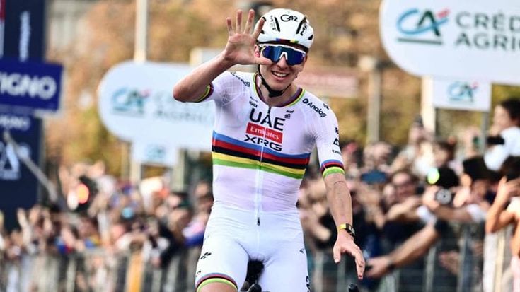 Pogacar fa cinquina al Lombardia e stacca anche Coppi: è la sua decima Classica monumento