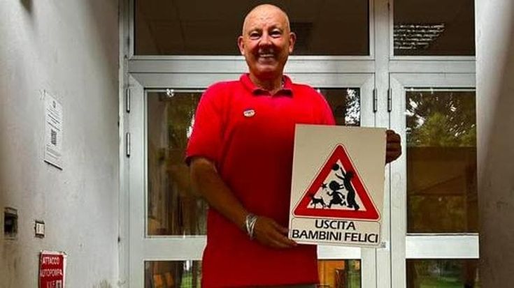 Va in pensione il maestro Paolo Limonta, il saluto ai bambini e alle bambine