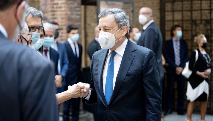 Green Pass, i sindacati: "Sarà obbligatorio per lavorare nel pubblico e nel privato"