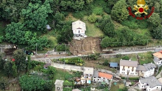 Maltempo, recuperati i vestiti dell'uomo travolto in un torrente del Varesotto