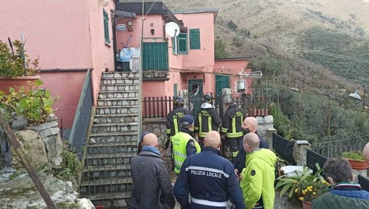 Esplosione per una fuga di gas in casa a Genova, ferita una donna