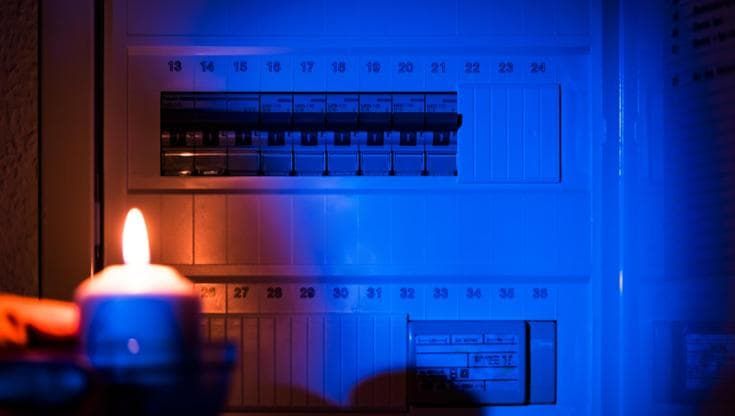 Blackout globali, Iea: “Reti elettriche punto debole della transizione”