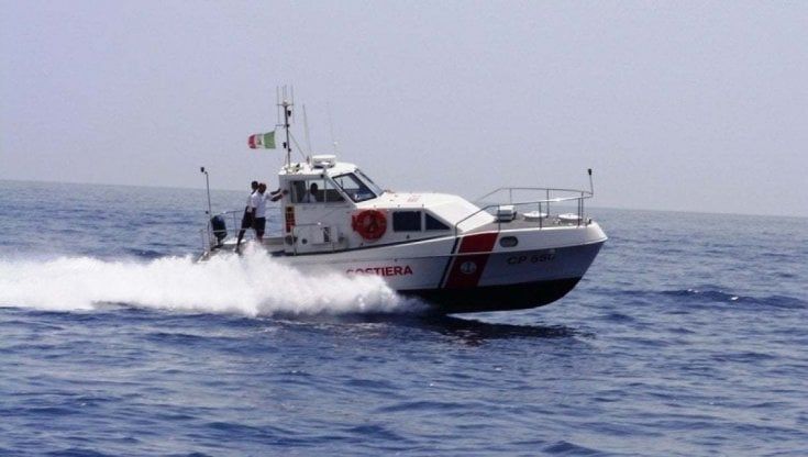  Nuoto di fondo, 13 atleti in ipotermia soccorsi dalla Guardia costiera tra Vietri e Cetara