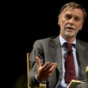 Alitalia, Delrio: "È un valore per il Paese. Va venduta intera, no allo spezzatino"