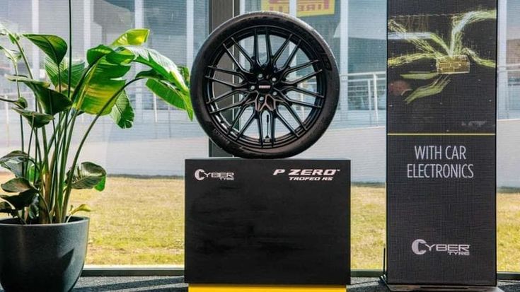 Pirelli al Festival di Goodwood svela i pneumatici connessi all’auto