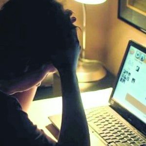 Social network, la maggior parte degli utenti si sente in trappola