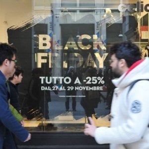 È Black Friday anche a Firenze: nei negozi la giornata dei super sconti