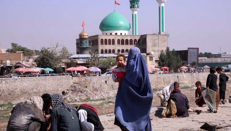 Fame, sporcizia e bimbi soli. Ecco il lato oscuro dell’evacuazione americana dall'Afghanistan