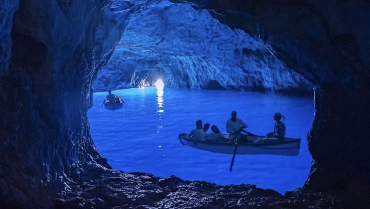 I 200 anni della “riscoperta” della Grotta Azzurra