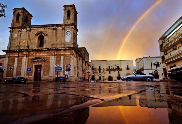 Salento, dopo il maltempo appare il doppio arcobaleno
